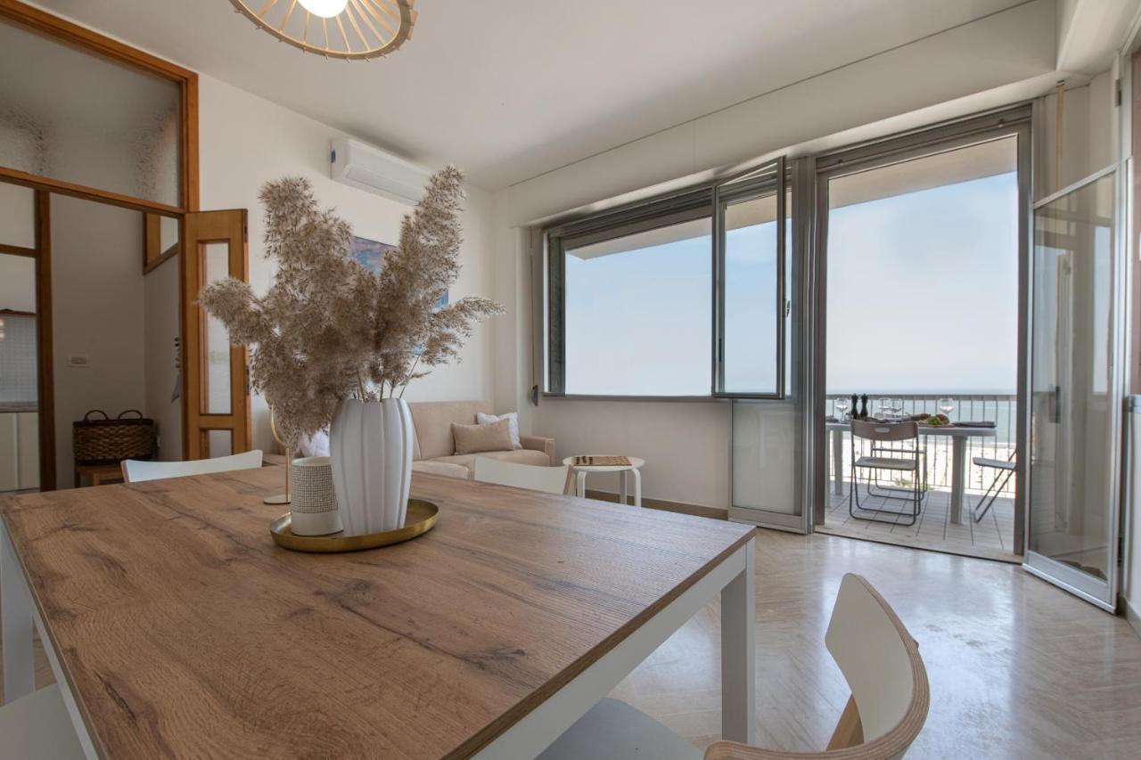 Apartamento Ventodue Rímini Exterior foto