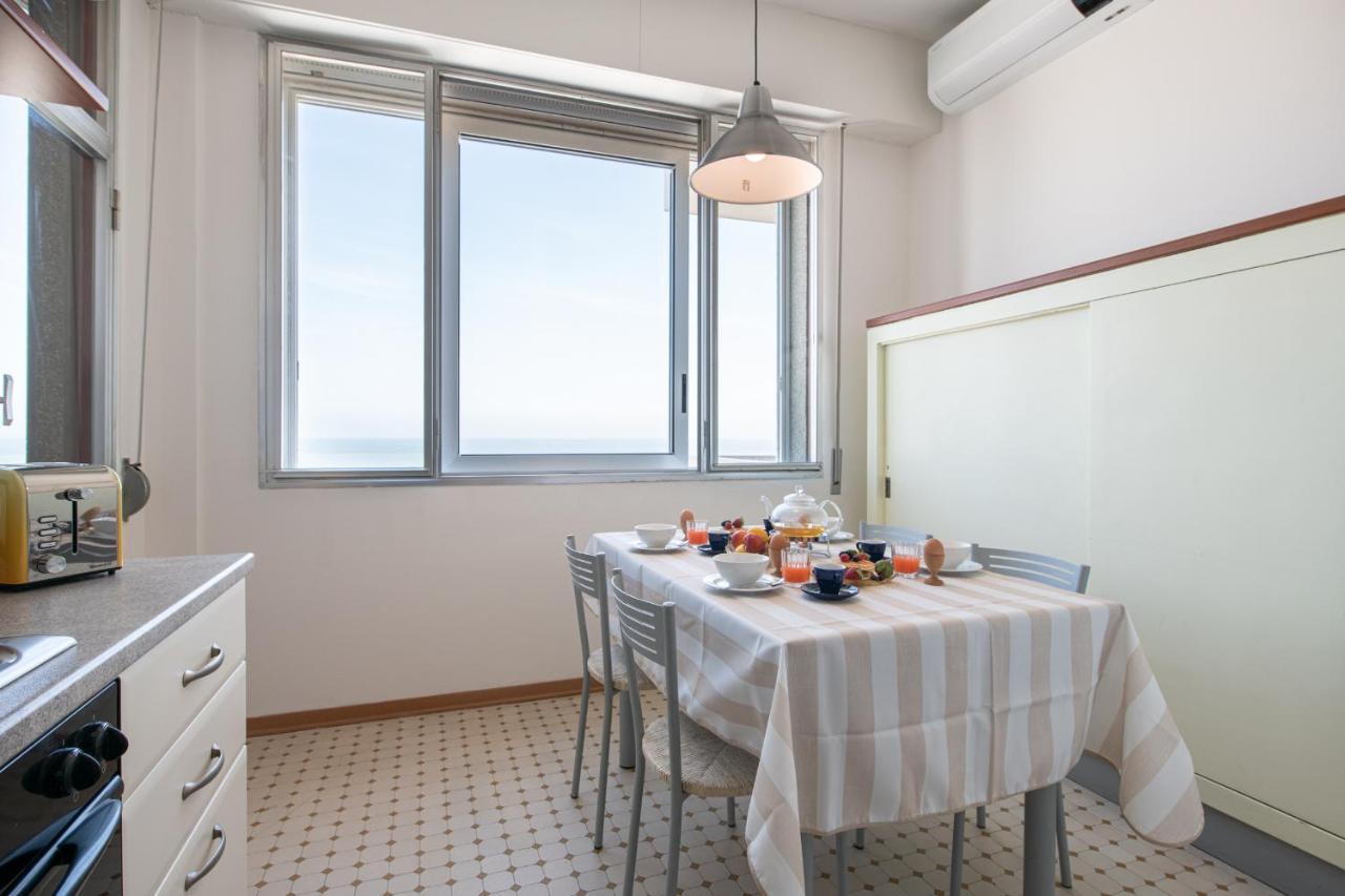 Apartamento Ventodue Rímini Exterior foto